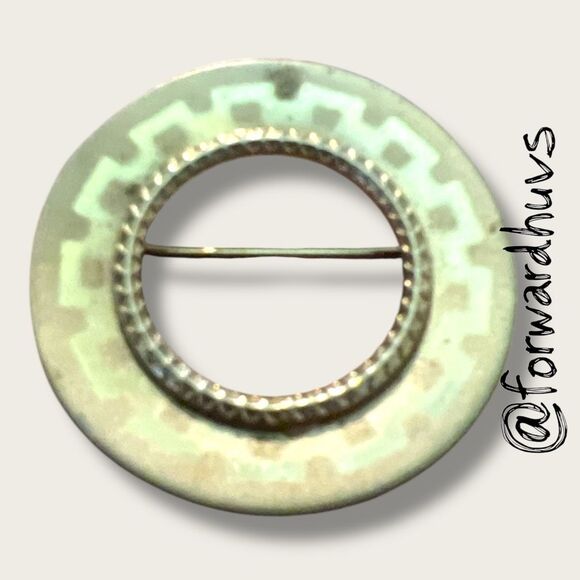 Bundle Sale 3 for $15 | Vintage Gold Tone Circular Brooch – Textured Design - Picture 3 of 8